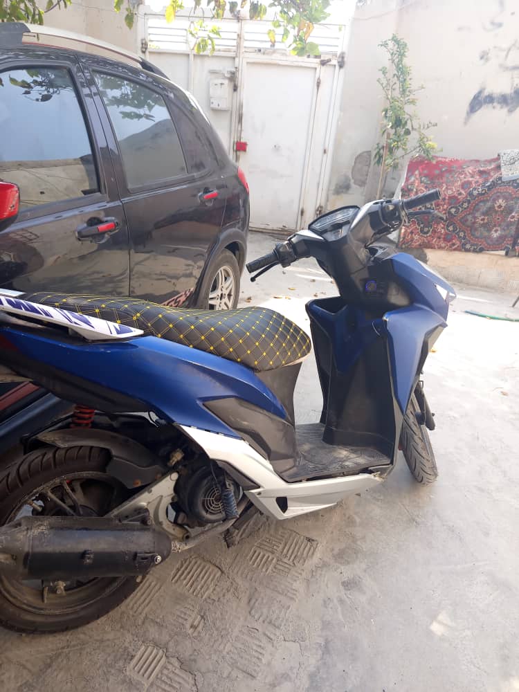 موتور کلیک فروش یا معاوضه با گوشی آیفون