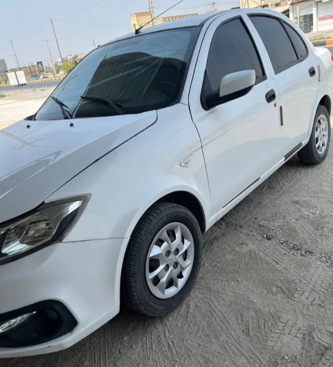 ساینا اس بدون رنگ